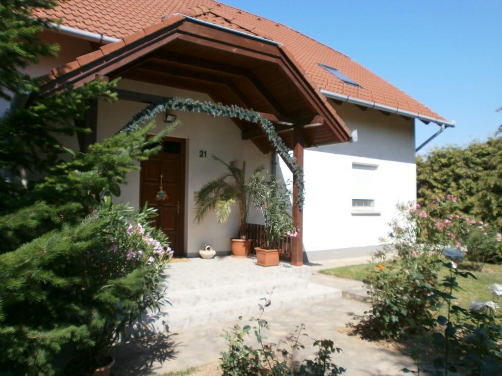 Feher Rozsa Apartman Cserszegtomaj Exterior photo