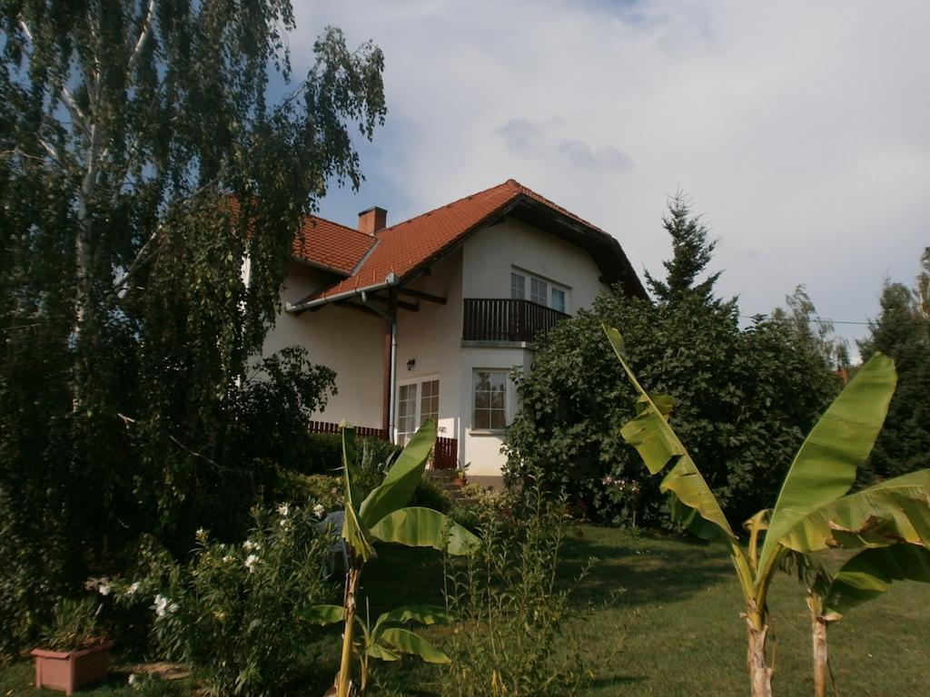 Feher Rozsa Apartman Cserszegtomaj Exterior photo